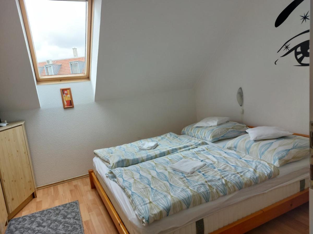Apartmancentrum Дьюла Екстер'єр фото