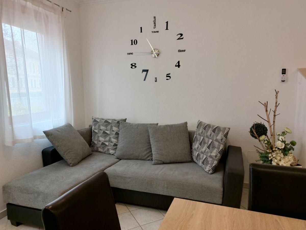 Apartmancentrum Дьюла Екстер'єр фото