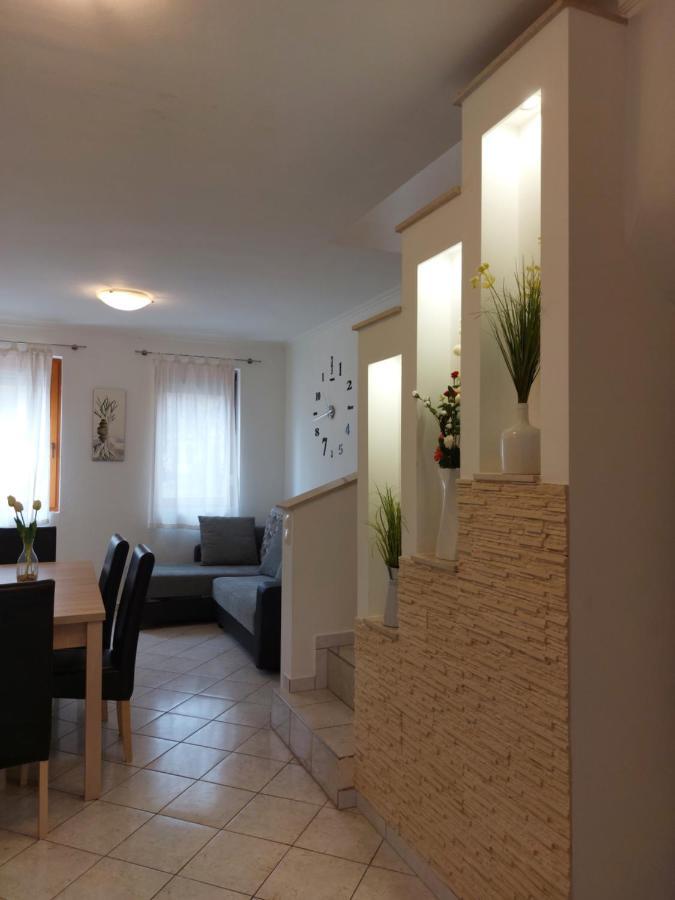 Apartmancentrum Дьюла Екстер'єр фото